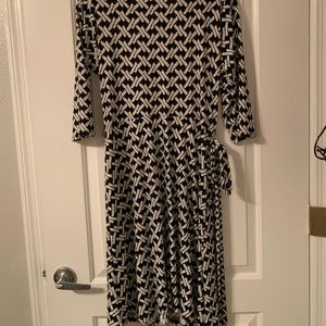 Dresses with no sleeves mid way sleeves wrapped around